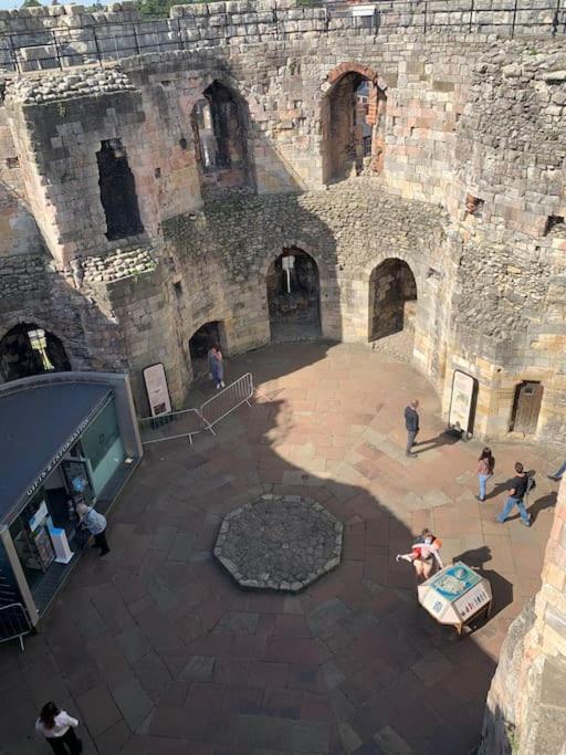 Betty'S Minster View - 6 Twins Or 3 Superkings -Central With Free Parking York Eksteriør billede